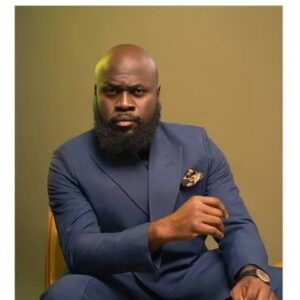 Biography of Lasisi Elenu